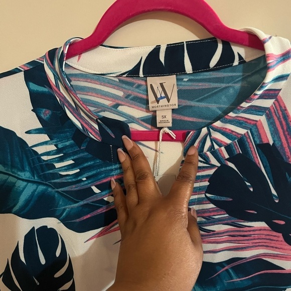 Worthington top/blouse size 5X, colors white turquoise black white pink. - Picture 2 of 13